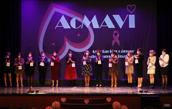 La alegr&iacute;a protagoniza el calendario de AcMAVI 2021 con las fotos de Ra&uacute;l Barrero