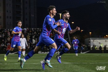 El Eldense afianza su liderato al ganar a La Nuc&iacute;a 2-0