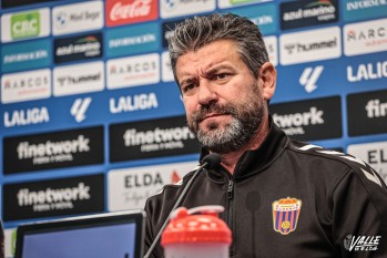 Fernando Est&eacute;vez: "No tiramos la Copa en el partido contra el M&aacute;laga"