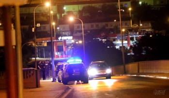 Un joven evita que un hombre salte del puente de la Libertad