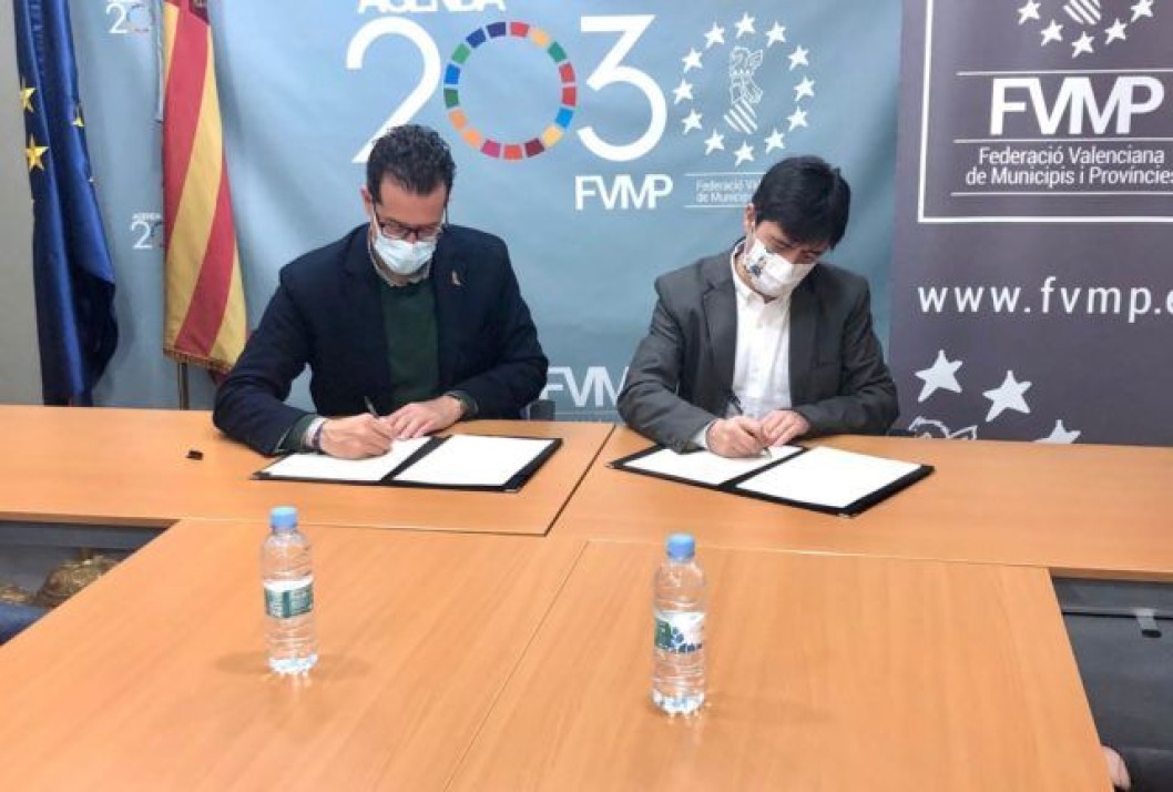 La FVMP firma un convenio de colaboración con la Asociación de la Prensa Comarcal de la Comunidad Valenciana La FVMP firma un convenio de colaboración con la Asociación de la Prensa Comarcal de la Comunidad Valenciana