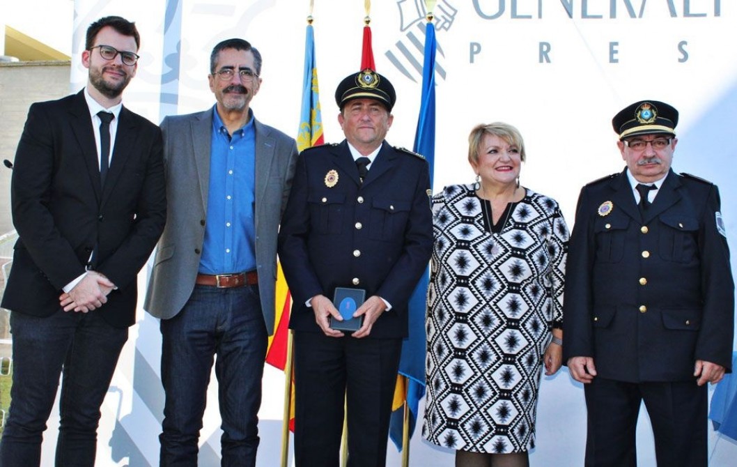 Dos voluntarios de Protección Civil de Petrer distinguidos por su trayectoria de más de 25 años Dos voluntarios de Protección Civil de Petrer distinguidos por su trayectoria de más de 25 años