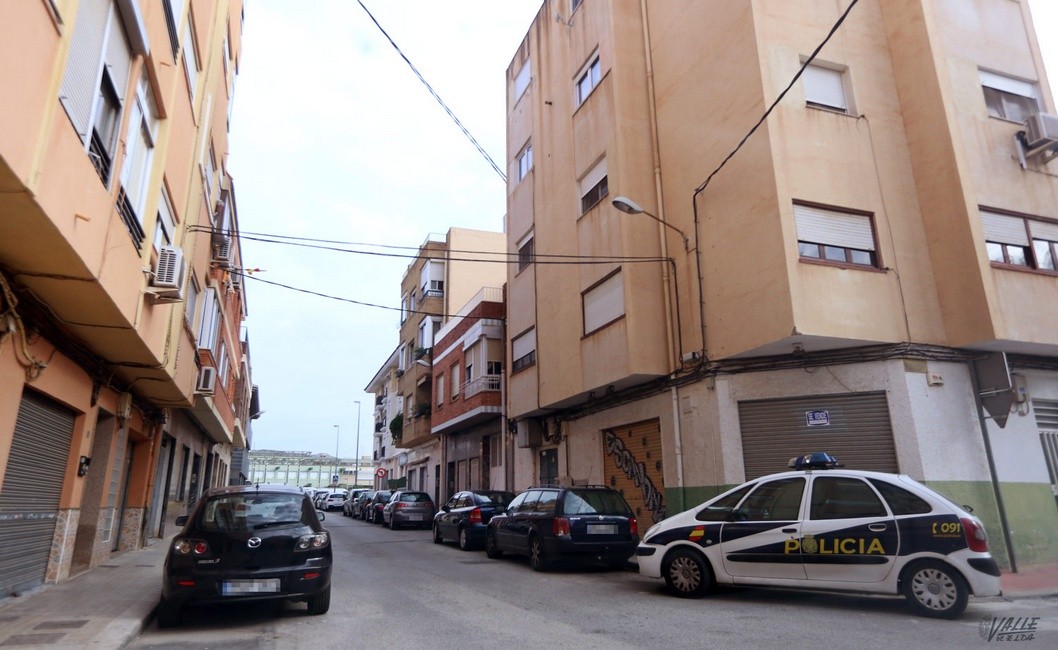 Detienen a un hombre por robar diez trasteros contiguos al que había alquilado en Petrer Detienen a un hombre por robar diez trasteros contiguos al que había alquilado en Petrer