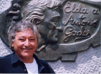 Elda llora a Antonio Gades