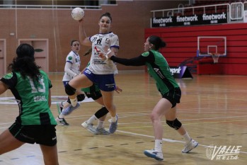 El Elda Prestigio recupera la victoria ante el Beti Onak (32-26)