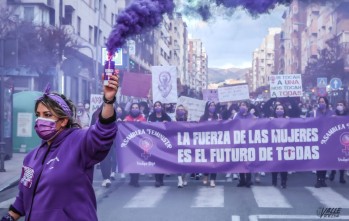 El feminismo inunda Elda y Petrer con 1.500 personas: &ldquo;La fuerza de las mujeres es el futuro de todas&rdquo;