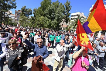 La manifestaci&oacute;n del 1 de Mayo por "un futuro mejor" re&uacute;ne en Elda a 500 personas