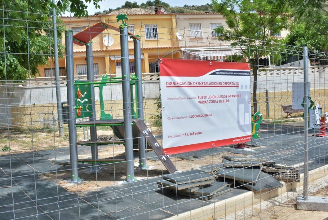 Renuevan los parques infantiles en ocho jardines de Elda Renuevan los parques infantiles en ocho jardines de Elda