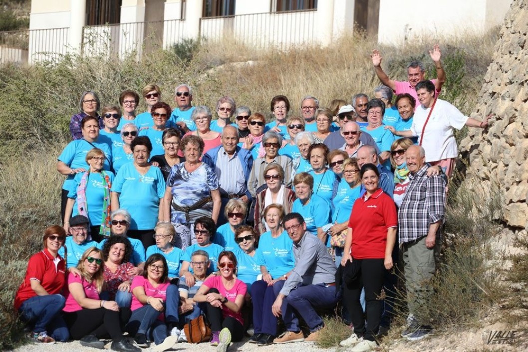 La "Escuela de Salud" de Petrer realiza una excursión a Ferrusa La "Escuela de Salud" de Petrer realiza una excursión a Ferrusa