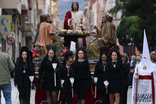 Recogimiento y devoci&oacute;n en la Procesi&oacute;n de la Santa Cena