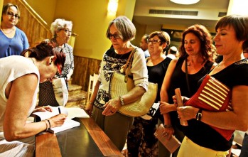 Elia Barcel&oacute; recibir&aacute; el Premio de la Cr&iacute;tica Literaria de Valencia en Elda