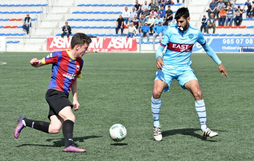 El Eldense pierde pero se deja la piel en el campo (1-3) El Eldense pierde pero se deja la piel en el campo (1-3)