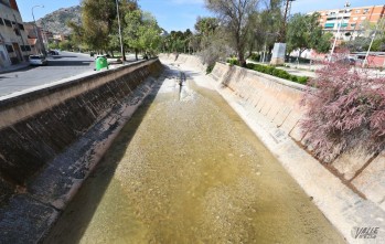 Tramos del cauce del r&iacute;o Vinalop&oacute; est&aacute;n en peligro de desmoronarse a causa de las &uacute;ltimas lluvias