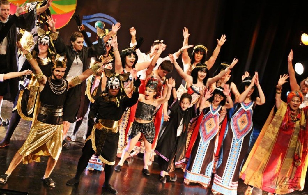 Cachirulo acaba con las barreras del teatro con "La maldición de Egipto" Cachirulo acaba con las barreras del teatro con "La maldición de Egipto"