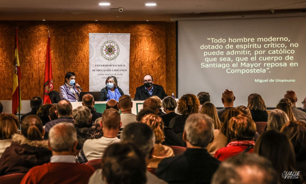 La conferencia de Nieves Concostrina en la UNED supuso un éxito en Elda La conferencia de Nieves Concostrina en la UNED supuso un éxito en Elda