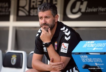 Fernando Est&eacute;vez: "Esta victoria va dedicada a Pascual P&eacute;rez, su directiva, a los jugadores y a Elda"