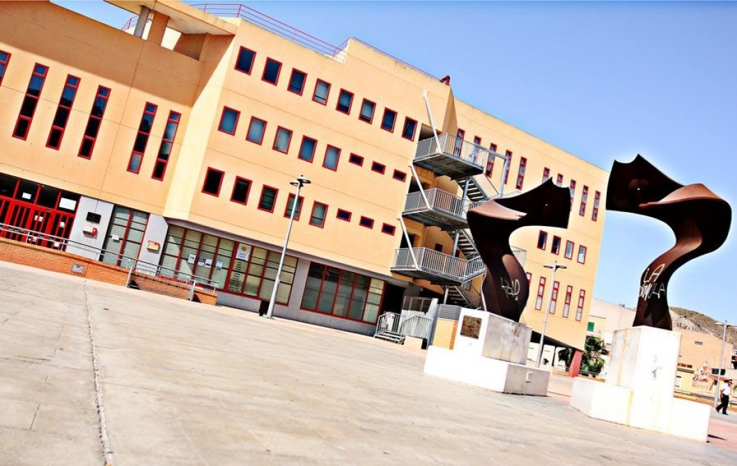 Juventud se reunirá con los universitarios para acordar la ampliación del horario de una sala de estudio Juventud se reunirá con los universitarios para acordar la ampliación del horario de una sala de estudio