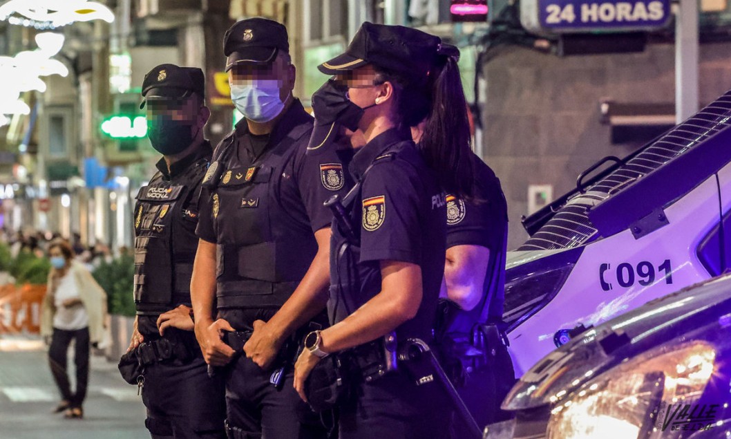 La Policía Nacional inicia un plan para proteger a los mayores de robos en Elda y Petrer La Policía Nacional inicia un plan para proteger a los mayores de robos en Elda y Petrer