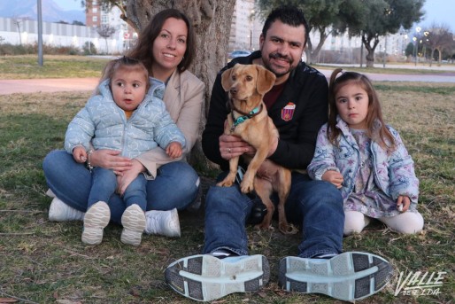 La familia D&iacute;az Ortega adopta a Canela