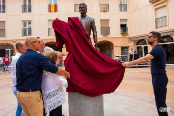 Pedrito Rico ya tiene su escultura en Elda