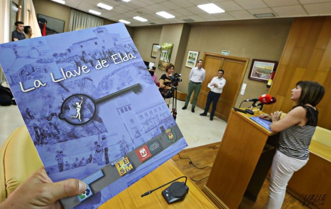 El Ayuntamiento premia a las entidades colaboradoras con el exitoso proyecto educativo "La llave de Elda" El Ayuntamiento premia a las entidades colaboradoras con el exitoso proyecto educativo "La llave de Elda"