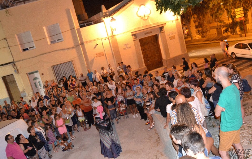 Multitudinaria despedida a la visita teatralizada "Los portales de Elda" Multitudinaria despedida a la visita teatralizada "Los portales de Elda"