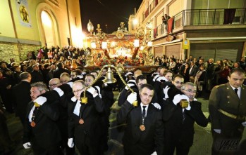 La Cofrad&iacute;a del Santo Sepulcro necesita costaleros para la salida procesional