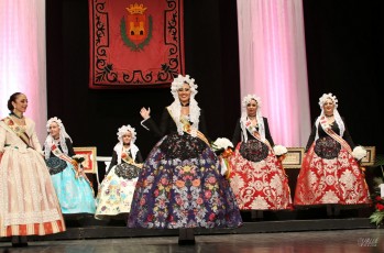 Eva Vicente y Nahia Tom&aacute;s son proclamadas Falleras Mayores de Elda para las fiestas de 2019