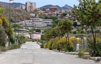 Contin&uacute;a paralizado el proyecto de la urbanizaci&oacute;n junto a la Huerta Nueva