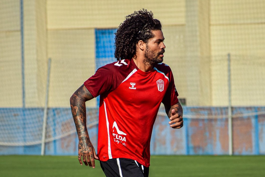 Aridane vuelve a entrenar con el CD Eldense Aridane vuelve a entrenar con el CD Eldense