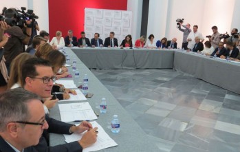 Alfaro participa en la firma del Pacto Valenciano Contra la Violencia de G&eacute;nero