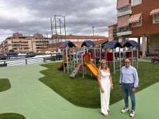 Petrer reabre la renovada &aacute;rea de juegos infantiles de los Jardines Rey Juan Carlos I