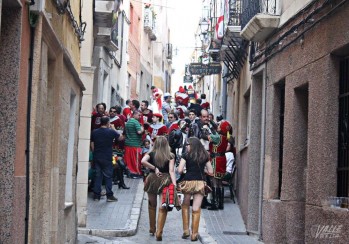 Los vecinos y festeros de Petrer conviven cada vez mejor