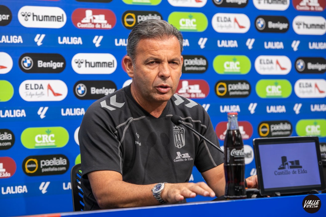 Javi Calleja: "No hay que mirar en qu&eacute; categor&iacute;a juega el rival"