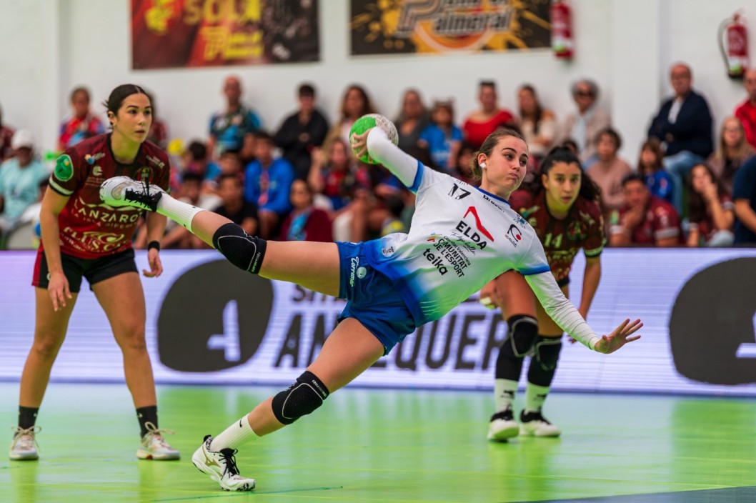 La permanencia del Elda Prestigio tendr&aacute; que esperar (32-24)