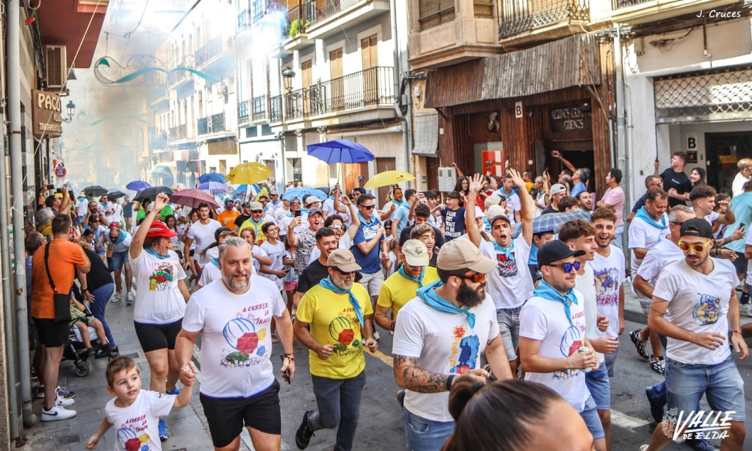 Elda se reencuentra con las tradiciones durante la mañana de la Virgen de la Salud Elda se reencuentra con las tradiciones durante la mañana de la Virgen de la Salud