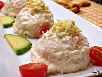 Ensaladilla de merluza y gambas