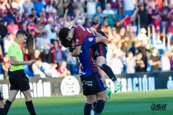 Nacho Quintana y Hugo Alba mantienen al Eldense l&iacute;der (2-1)