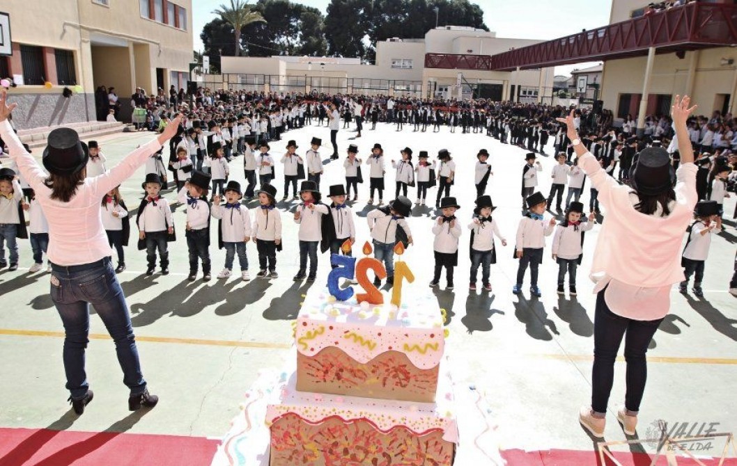 El colegio de las Carmelitas celebra el 125 aniversario de la Congregación con un gran festival El colegio de las Carmelitas celebra el 125 aniversario de la Congregación con un gran festival