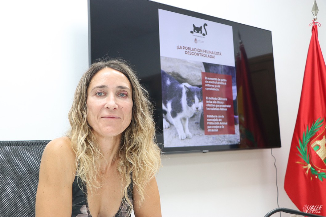 “¡La población felina está descontrolada!” “¡La población felina está descontrolada!”