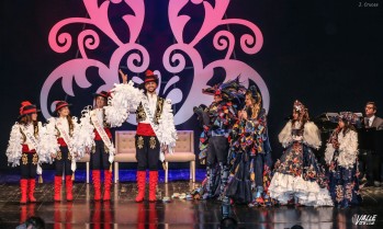 La comparsa de los cascabeles celebra la gala del 75 aniversario