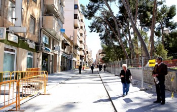 La ampliaci&oacute;n de las aceras del centro de la ciudad llega ya hasta la Plaza Castelar