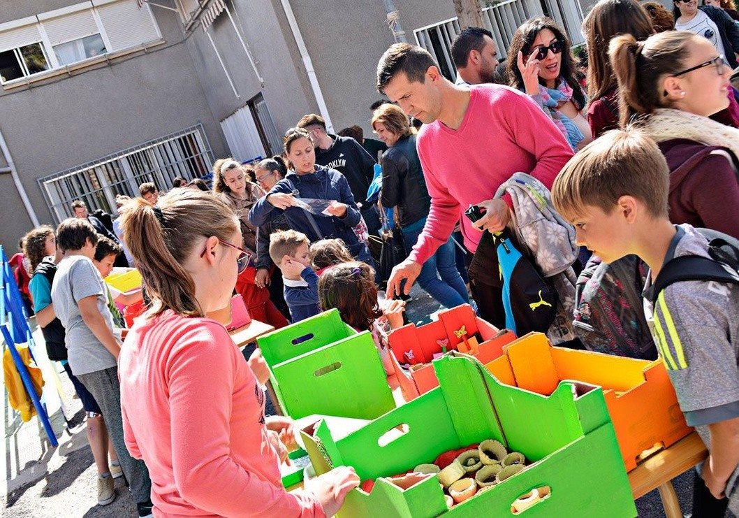 El colegio Juan Rico y Amat realiza su segundo Mercadillo Solidario en beneficio de Aspanion El colegio Juan Rico y Amat realiza su segundo Mercadillo Solidario en beneficio de Aspanion