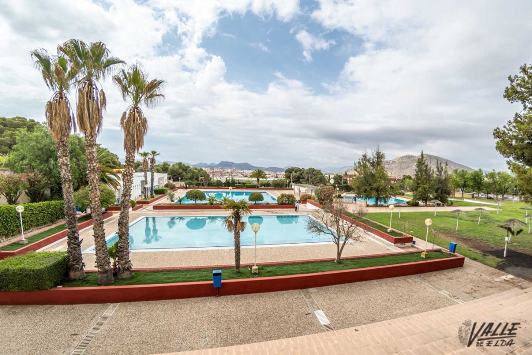 Las piscinas municipales de San Crisp&iacute;n abren ma&ntilde;ana en Elda