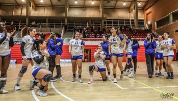 Importante victoria que deja al Elda Prestigio a las puertas de la promoci&oacute;n de ascenso (22-20)