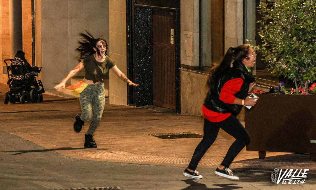 Halloween se adelanta en Petrer con un apocalipsis zombie Halloween se adelanta en Petrer con un apocalipsis zombie