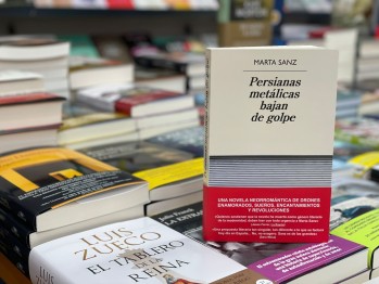 "Persianas met&aacute;licas bajan de golpe" de Marta Sanz