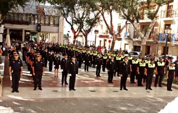 Petrer despide con un sentido homenaje a un polic&iacute;a local