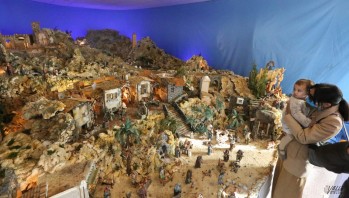 Los dos belenes monumentales de Elda se podr&aacute;n visitar tras un escaparate