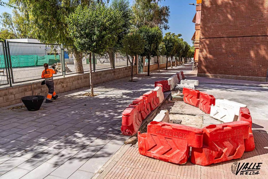Mejoran la accesibilidad del barrio Almafrá con la renovación de más de 800 metros cuadrados de acera Mejoran la accesibilidad del barrio Almafrá con la renovación de más de 800 metros cuadrados de acera